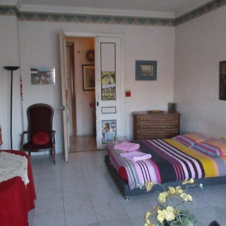 Chez Brigitte Guesthouse Nisa Exterior foto
